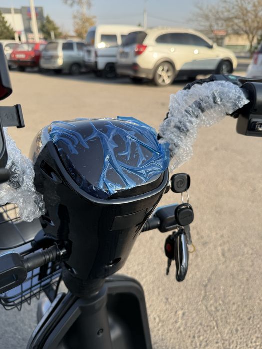 Новинка! Электро мопед с педалями + каска в подарок!