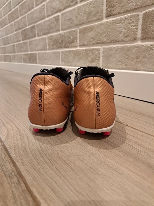 Nike бутонки номер 40,5