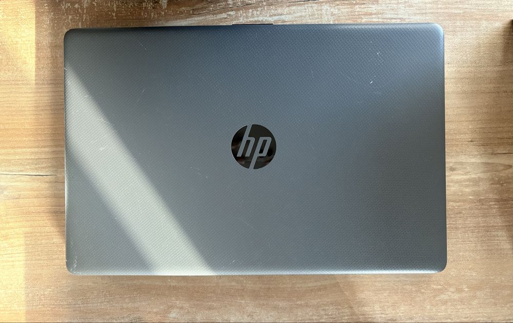Лаптоп HP 250 G7