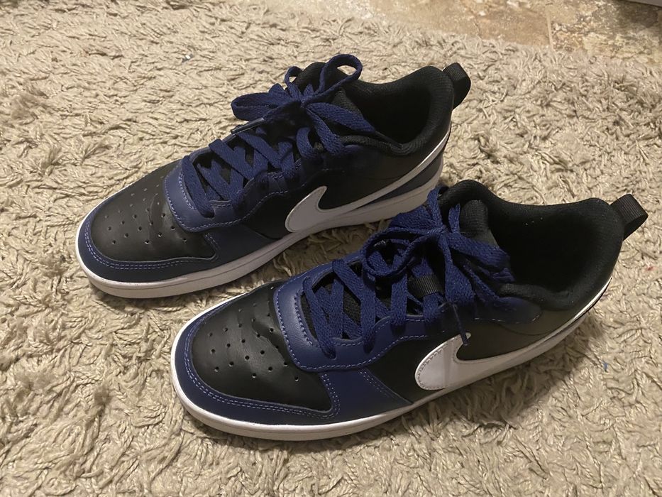 Adidași Nike Court noi