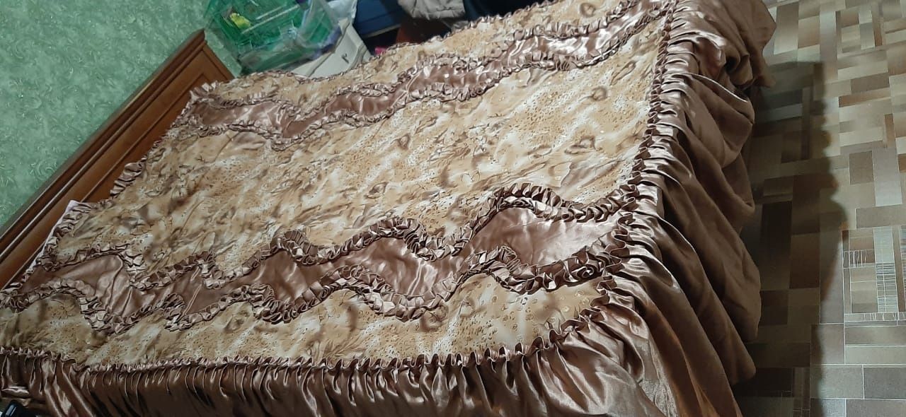 Продам двухспальную кровать