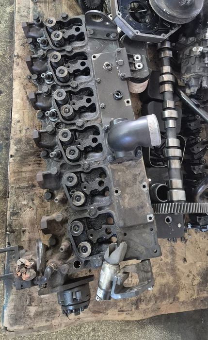 Продам  ГБЦ головку блока в сборе  Cummins 6CT б/у в хорошем состоянии