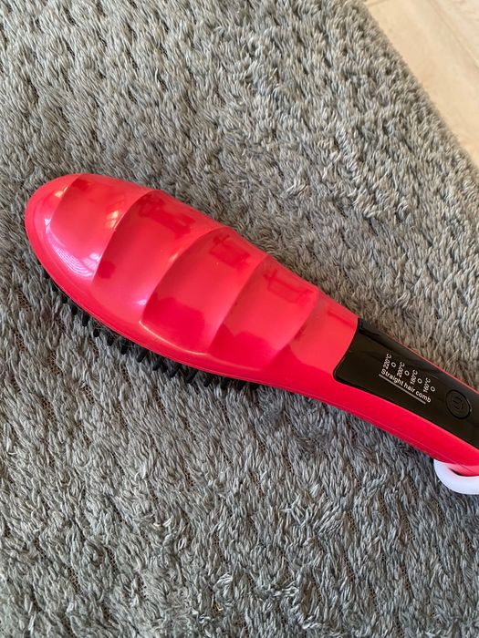 Електрическа четка за изправяне на коса