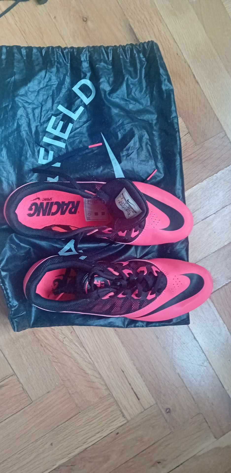 Продавам Шпайкове Nike обувани веднъж