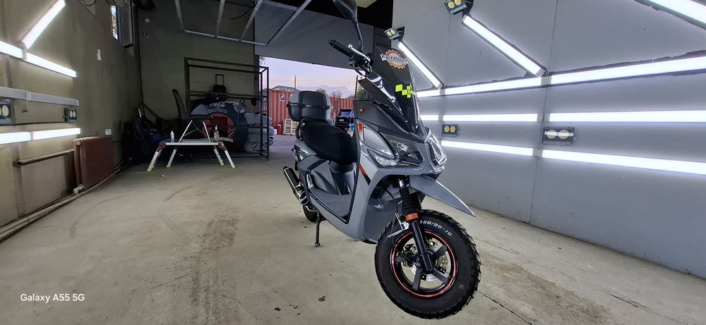 Продам Скутер. 150кубов