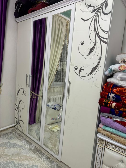 горнитур сатылады бағасын келтіріп беріп жіберем орнын босату керек