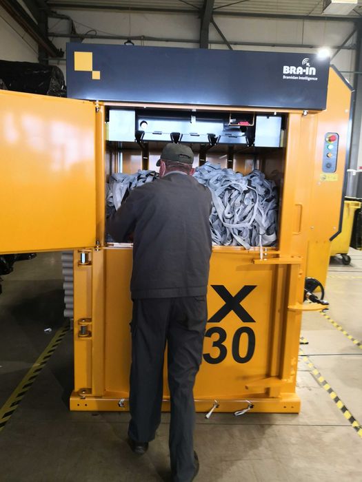 Presa de balotat deseuri