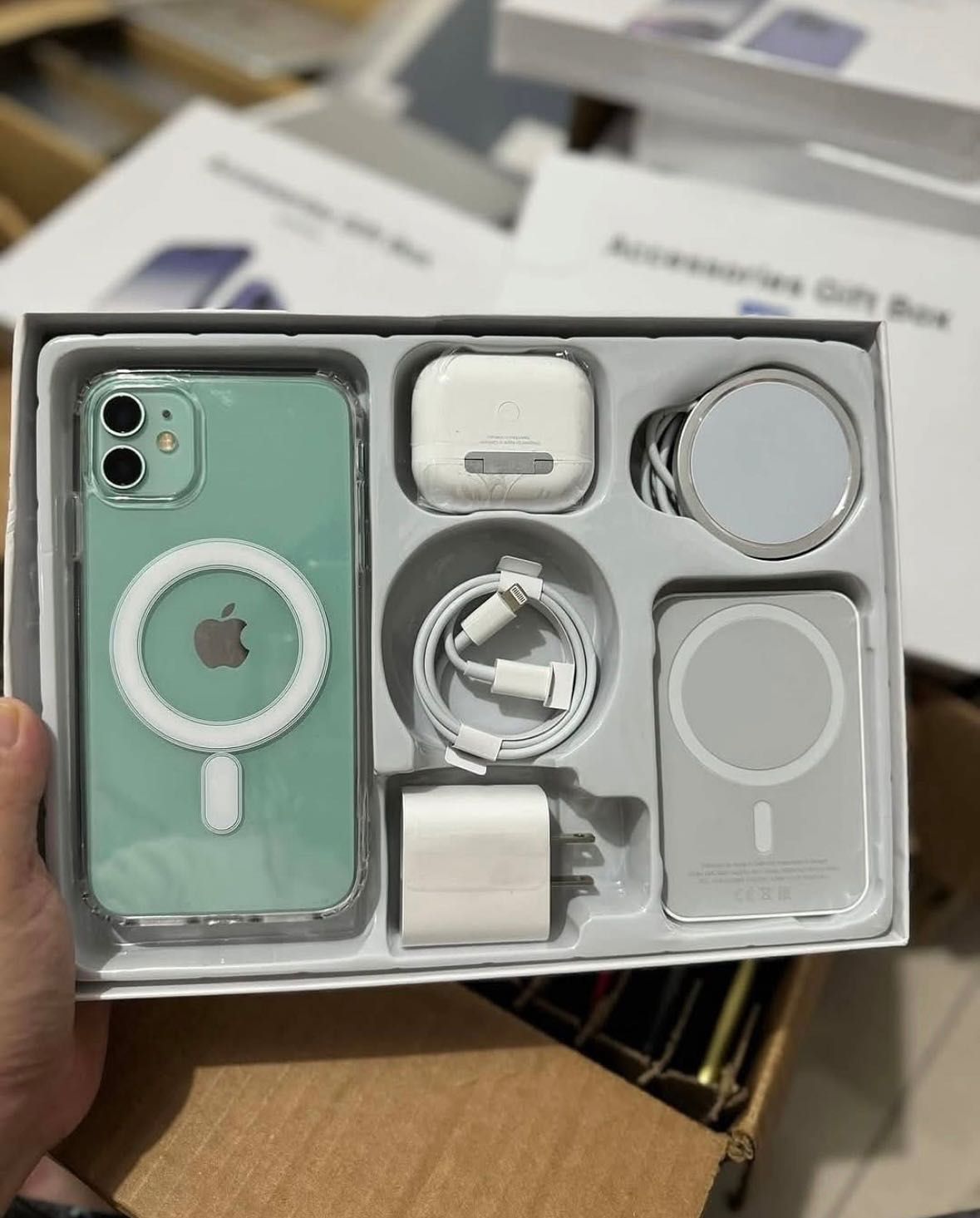 Iphone 11 modellari 1 yil garantiya