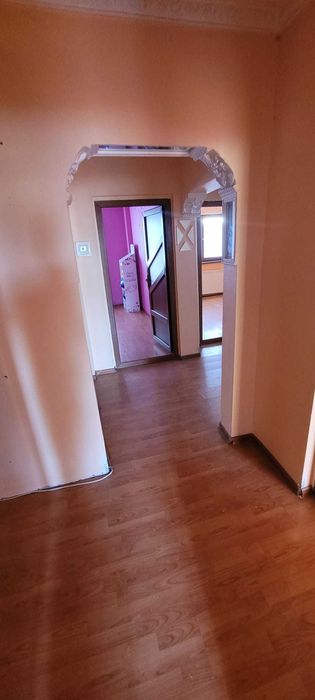 vand apartament 4 camere