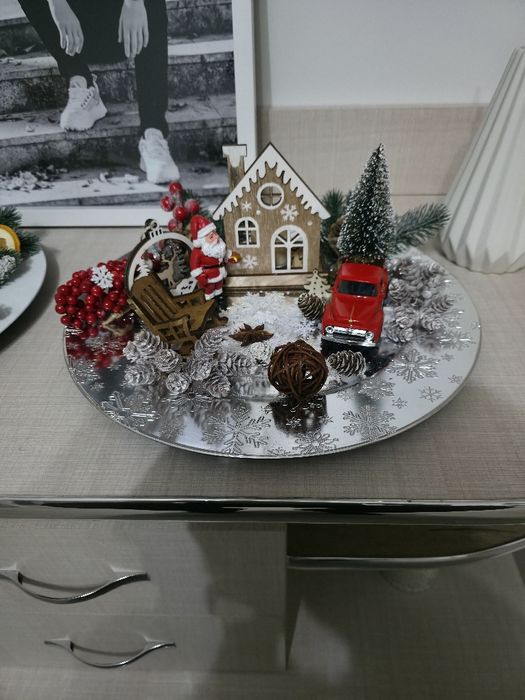 Vând decorațiuni de Crăciun