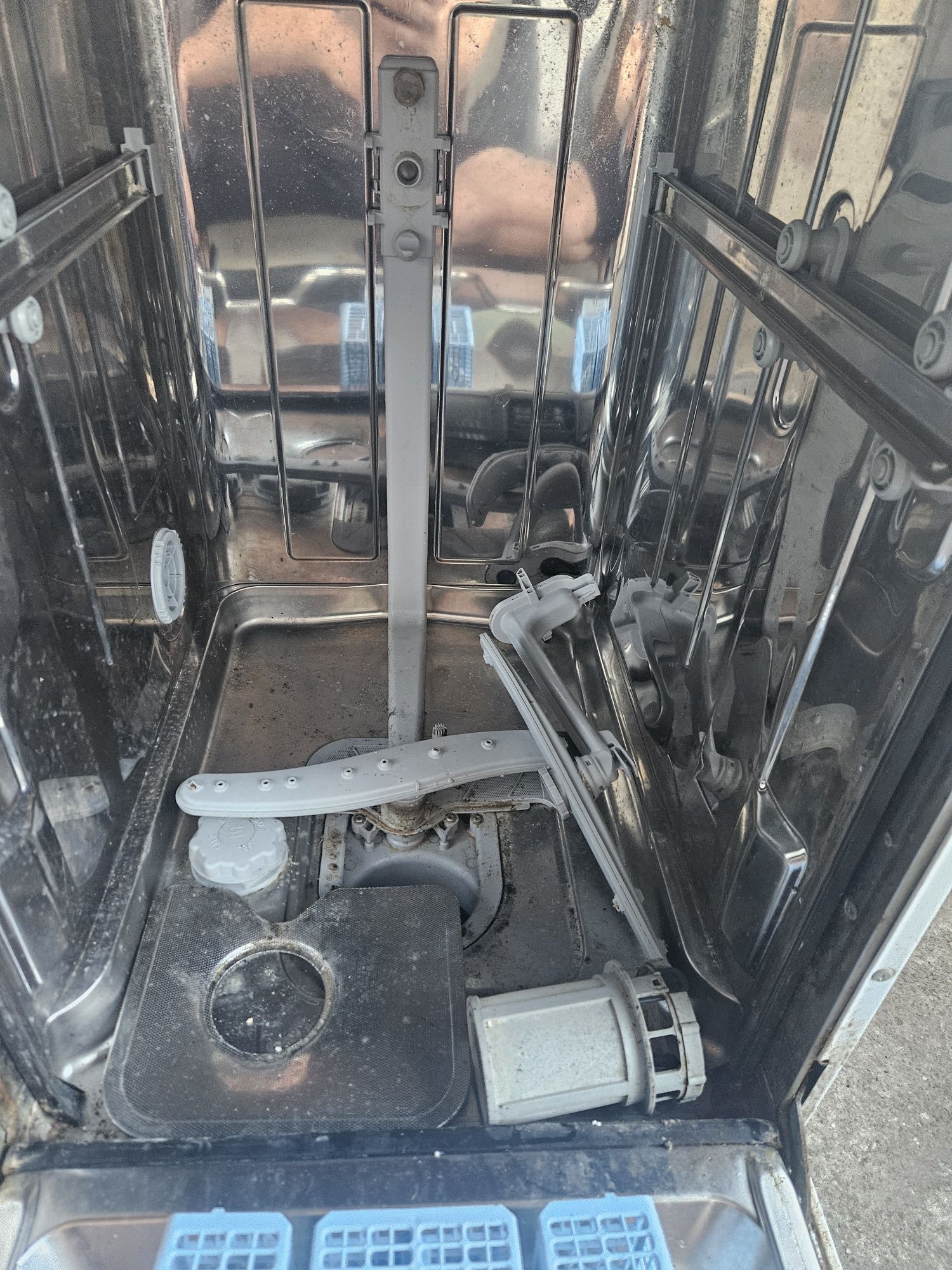 Съдомиялна indesit dsg 573 на части