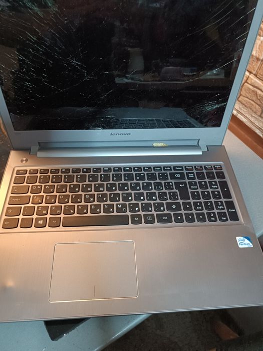 На Части Lenovo Z500