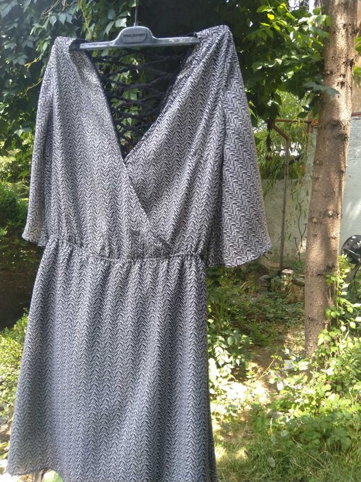 Rochie Reserved căptușită,măsură 42,până la genunchi