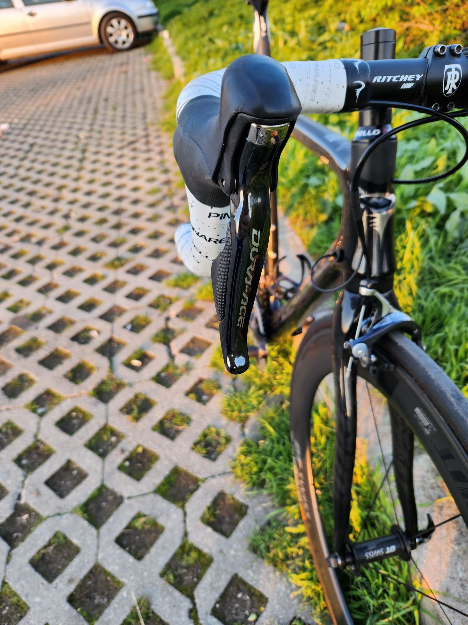 Оригинален Pinarello Rokh с капли DT Swiss и ел монтаж dura ace di2