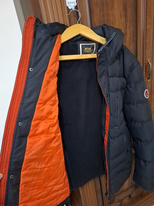 Sifatli yaxshi kurtka.