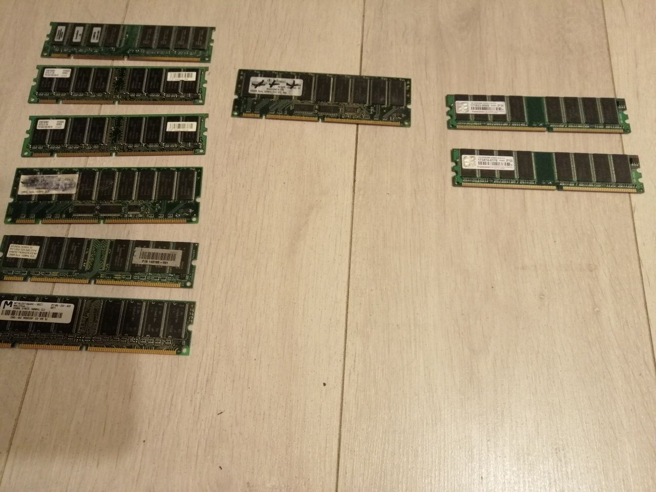 Vand memorii PC desktop SDRAM