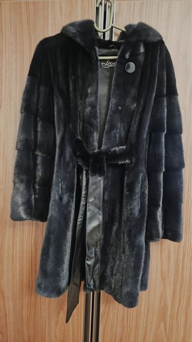 Норковая шуба черная