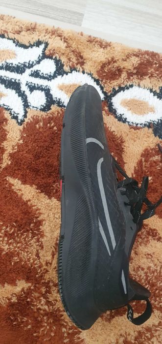 Adidasi  de alergat ne purtati pret 200 lei