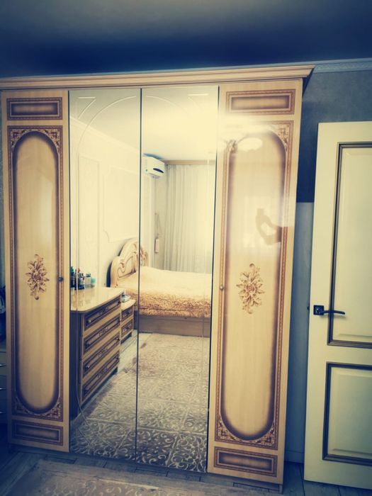 Продам спальный гарнитур