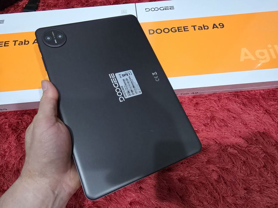 -Doogee Tab A9, Nou, 64Gb, 3Ram+9 extins, Negru, 0 cicluri incarcare,