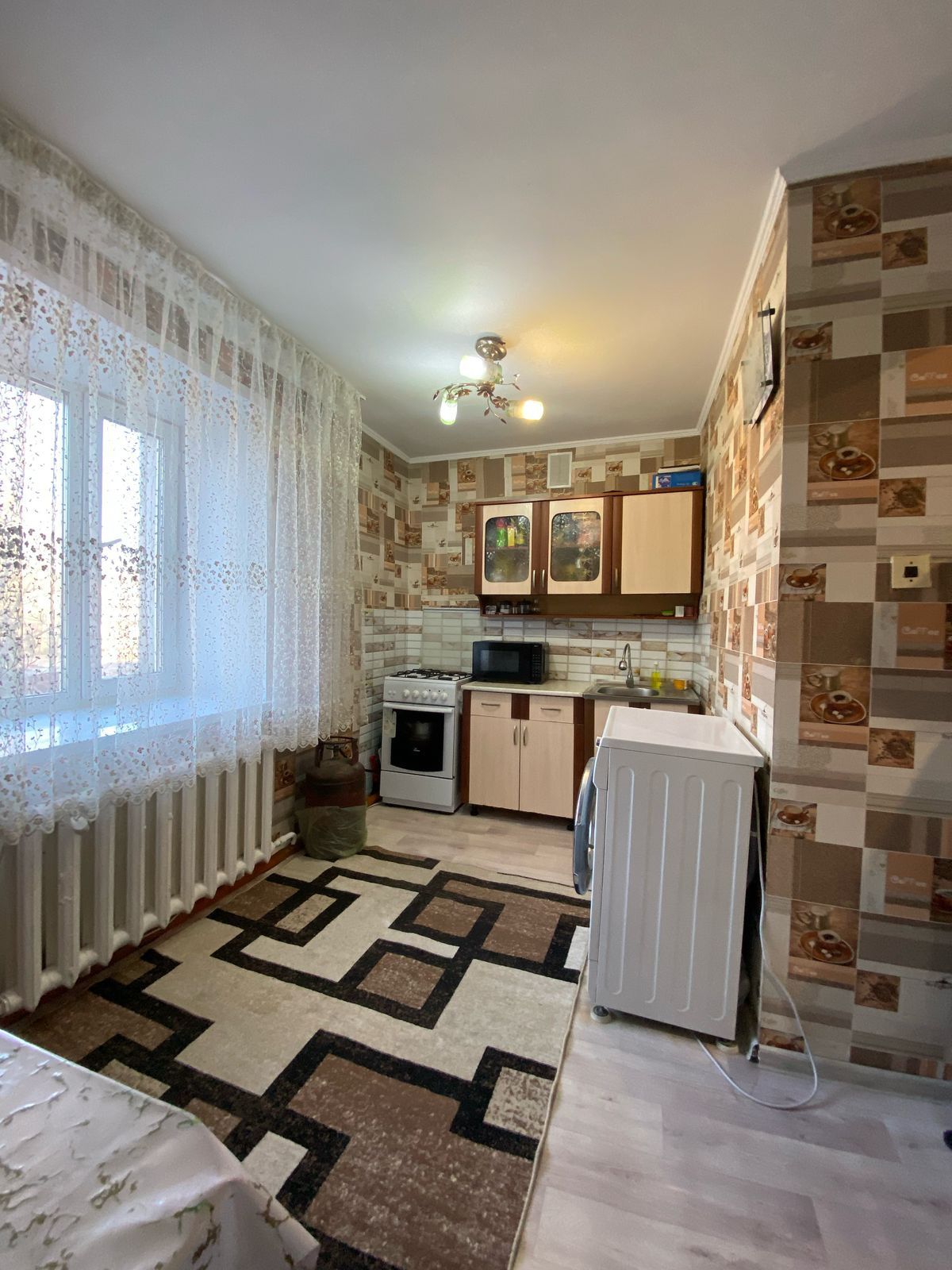 Продам 1ком квартиру рядом с ТД Қамбар.