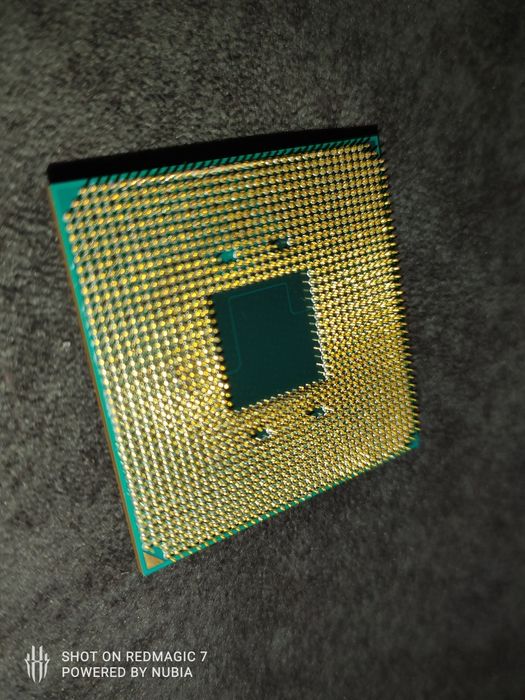 AMD Ryzen 3 3200g
