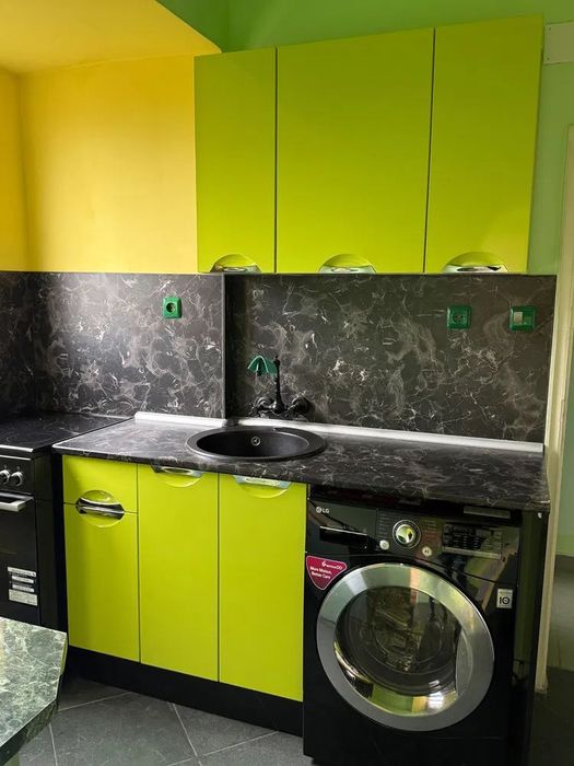 Кухненски шкафове с плот и мивка