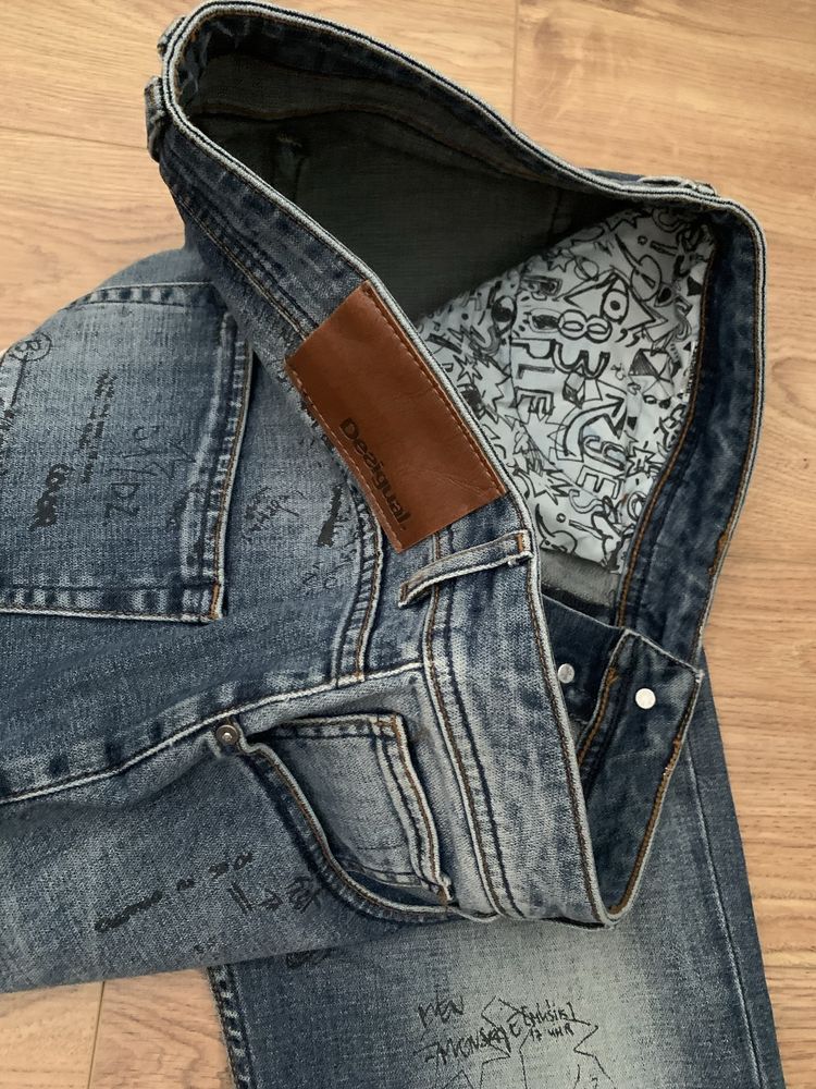 И отново интересно предложение оригинални мъжки дънки Desigual