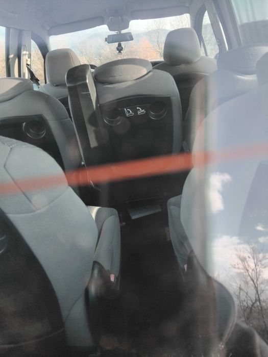 Пежо 807 миниван