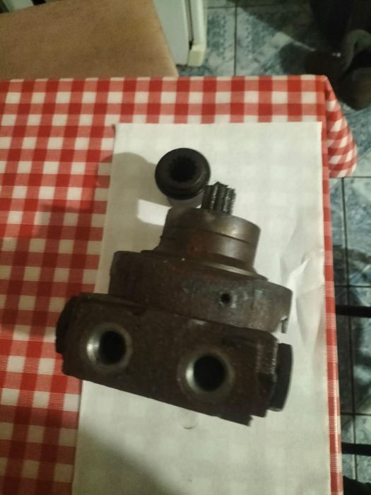 Hidromotor pentru miniexcavator