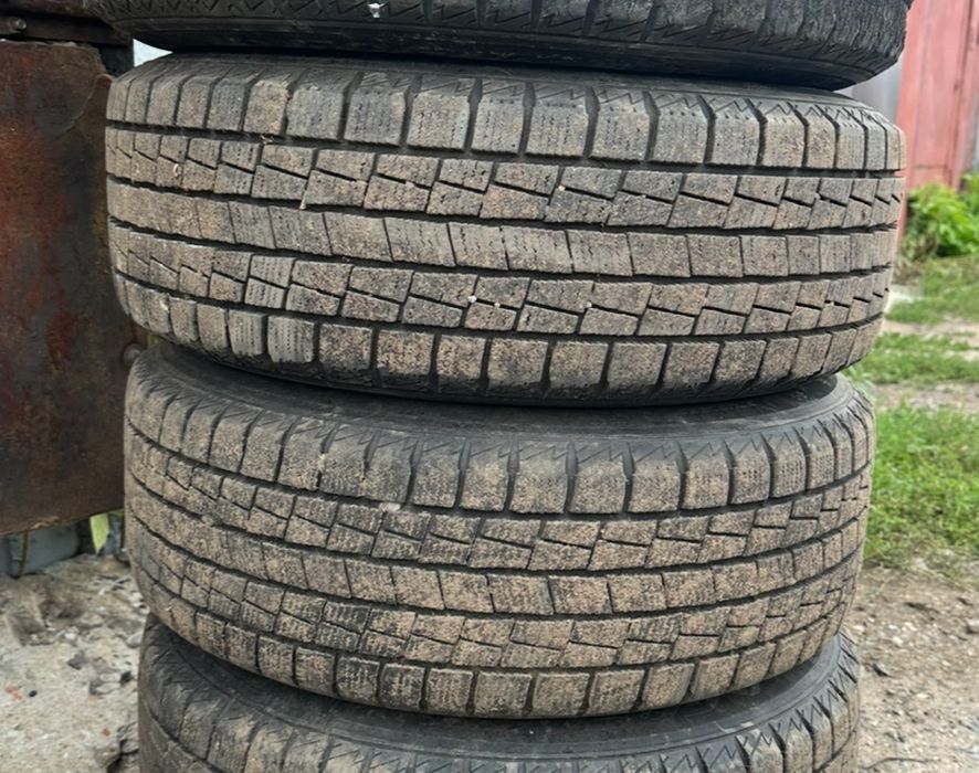 Продам два баллона 195/65/15