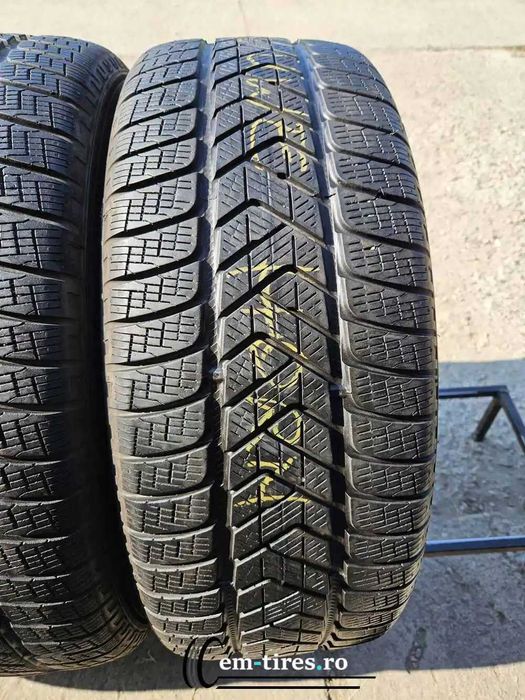 SET 4 Anvelope Iarna 235/60 R17 PIRELLI Winter Scorpion 106H