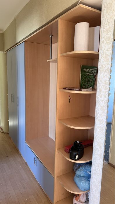 Продам шкаф для прихожей
