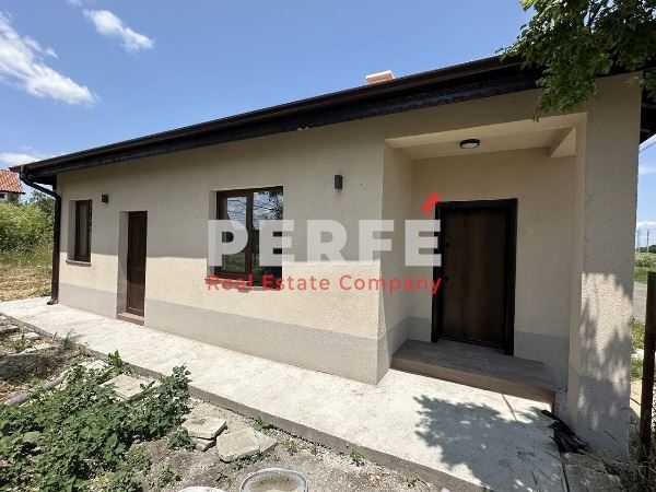 Продава се Къща в с. Ливада, Област Бургас - 100 кв.м за 1150 €/кв.м - Снимка #2