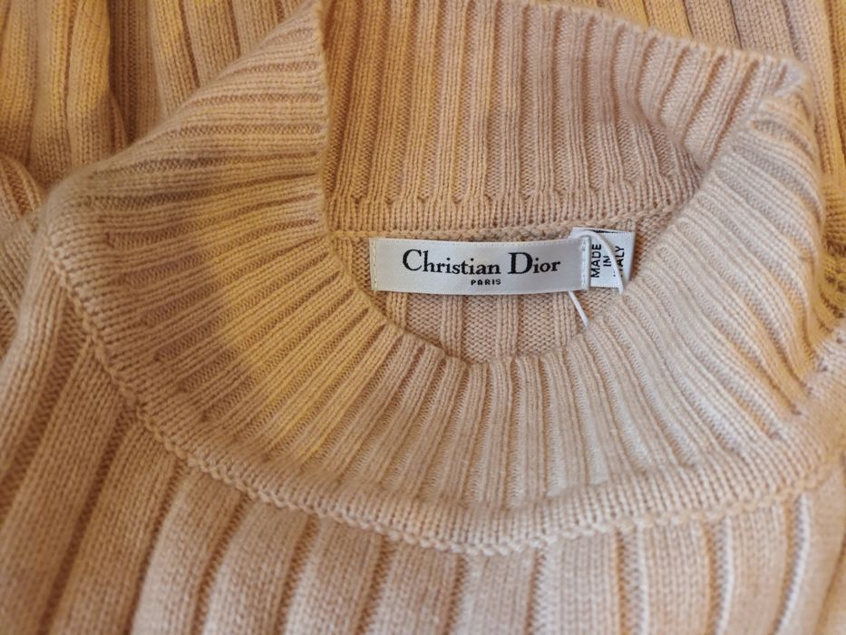 Dior Prada Saint Laurent Chanel пуловери