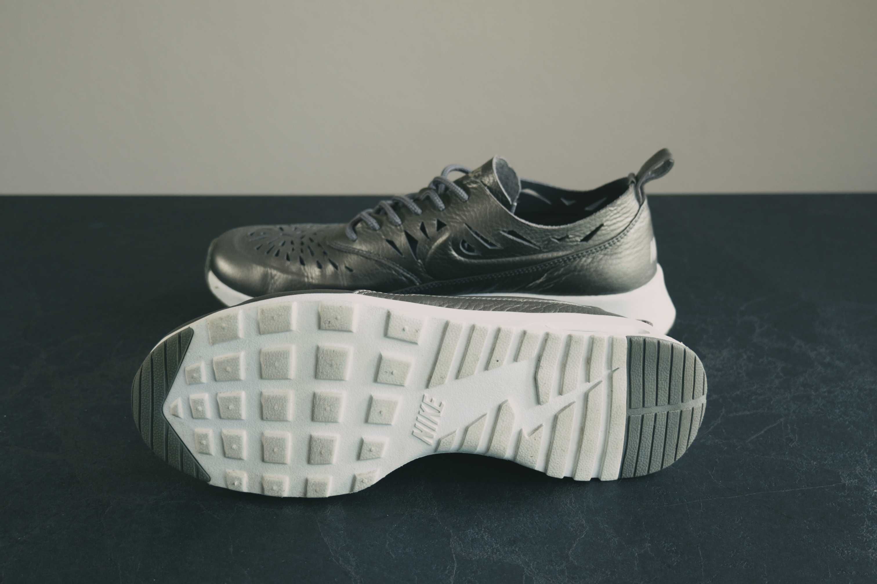 Nike Air Max Thea Joli "Metallic Pewter" - 40,5 номер Оригинални!