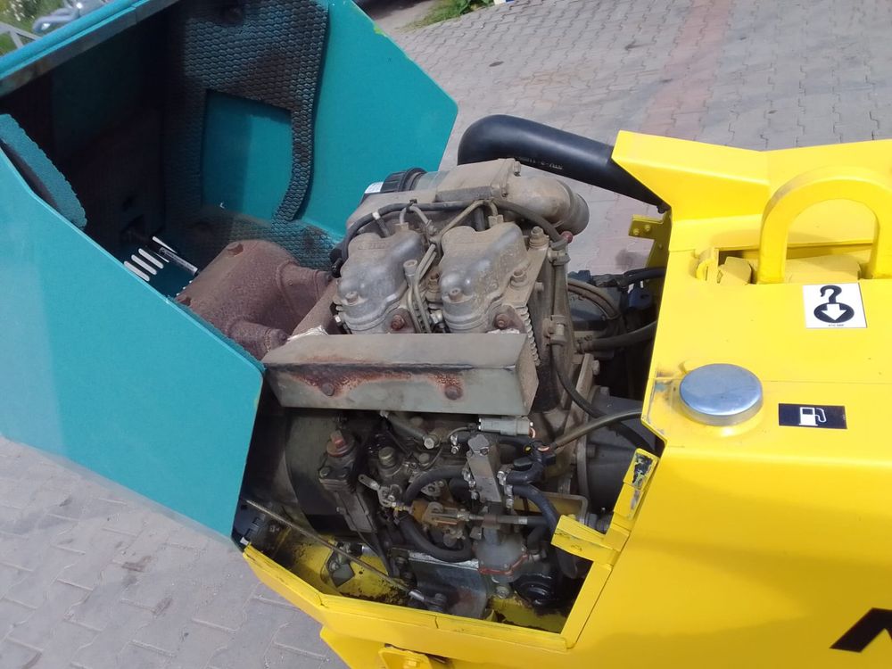 De vanzare sau da inchiriat vibrocompactor cu picior de oaie