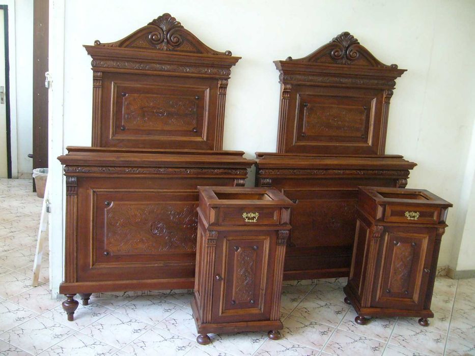 Реставрация на Старинни Мебели