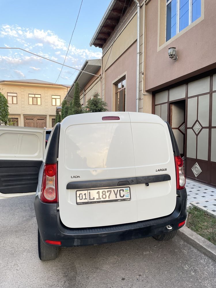 Lada largus 2014