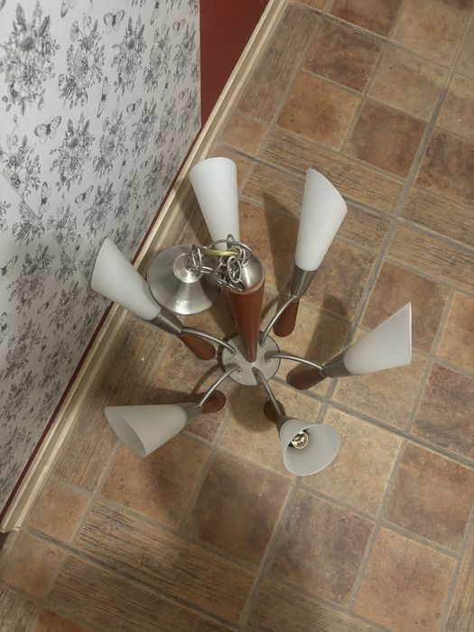 Lustra de vanzare, inperfecta stare