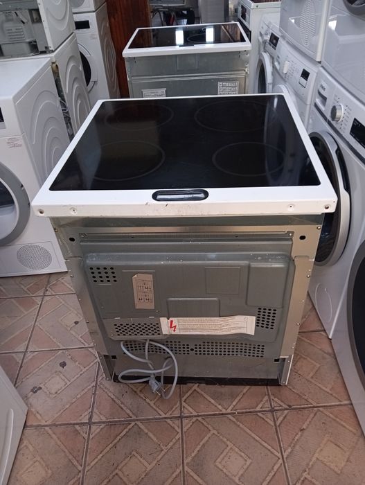 Свободно стояща печка с керамичен плот VOSS Electrolux 2годиниГаранция