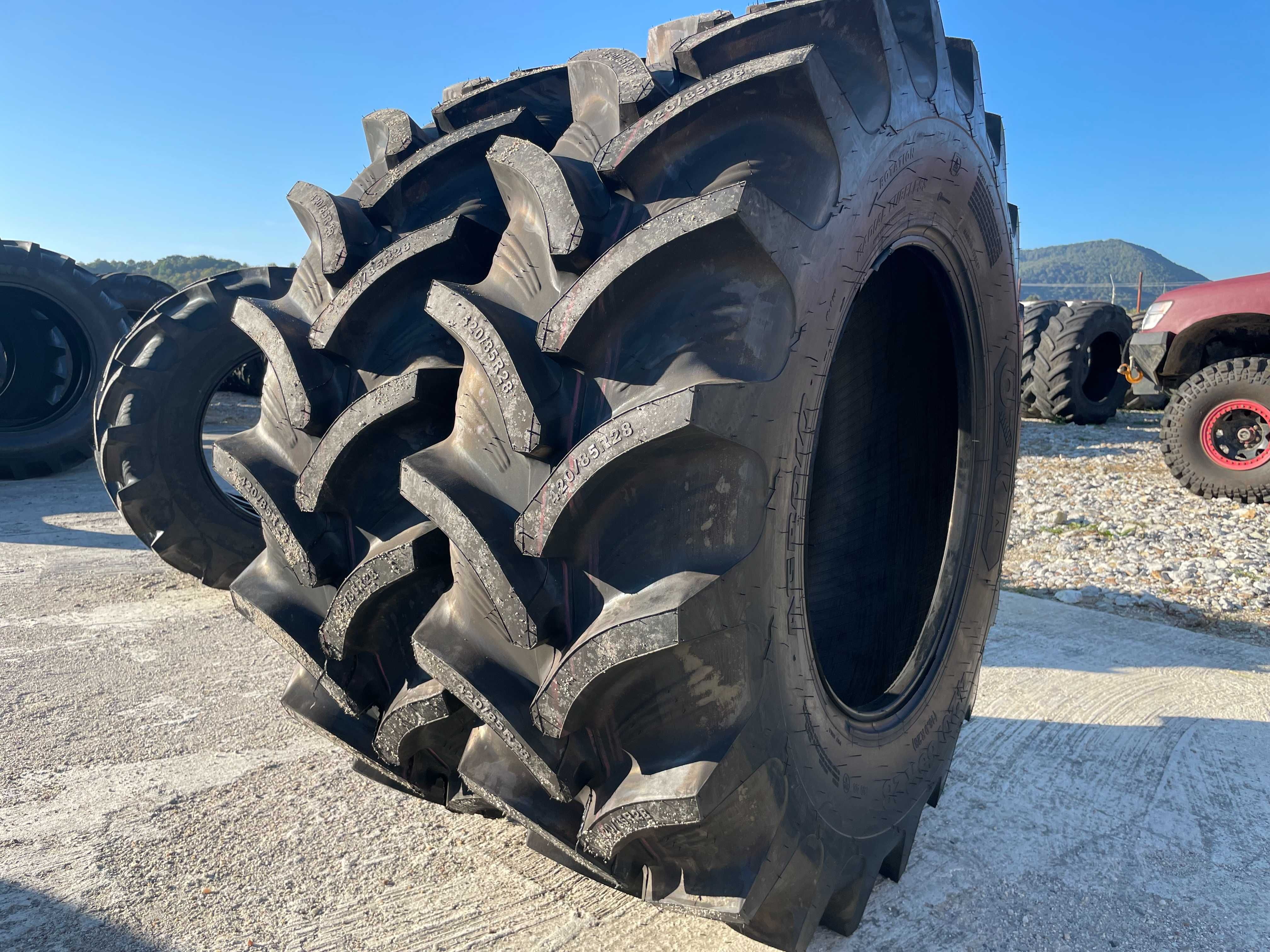 OCAZIE 16.9r28 anvelope noi de tractor john deere radiale 420/85r28