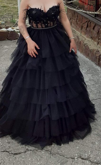 Абитуриенска рокля