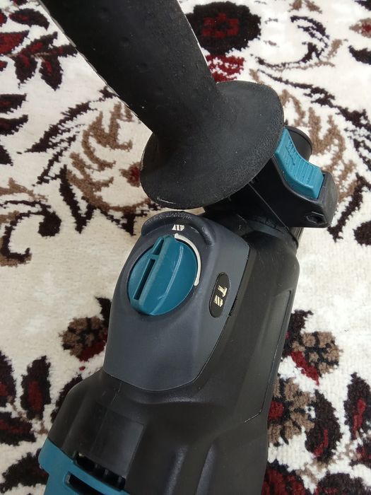 Перфоратор Makita HR2470  HR2600 оригинал инструмент