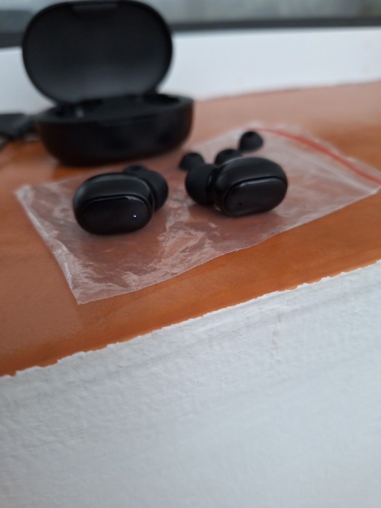 Casti wireless bluetooth in ear