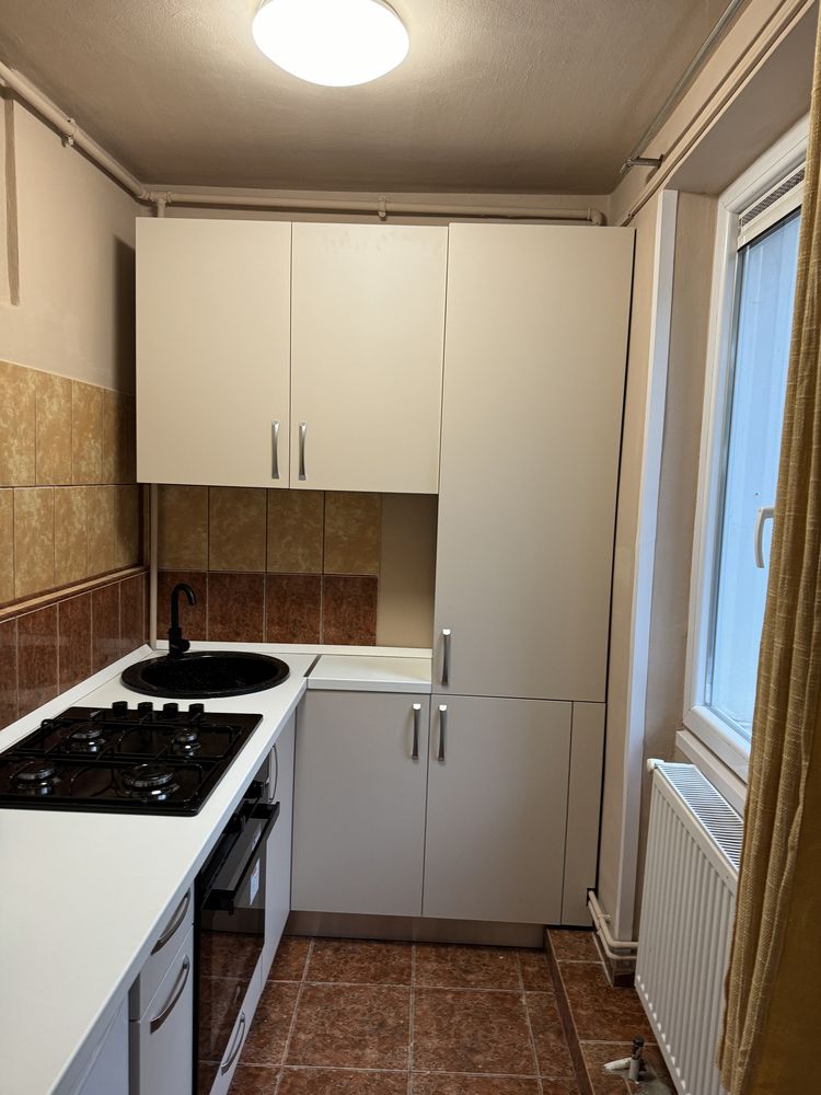 Proprietar vand apartament o