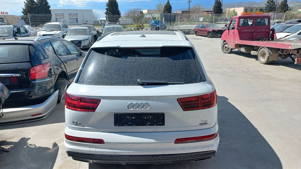 Audi Q7 4M Ауди Кю7 4М 3.0дизел на части