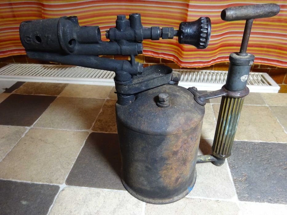Lampa pe benzina vintage