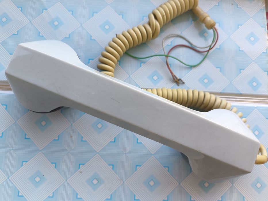 Продается Телефон трубка.