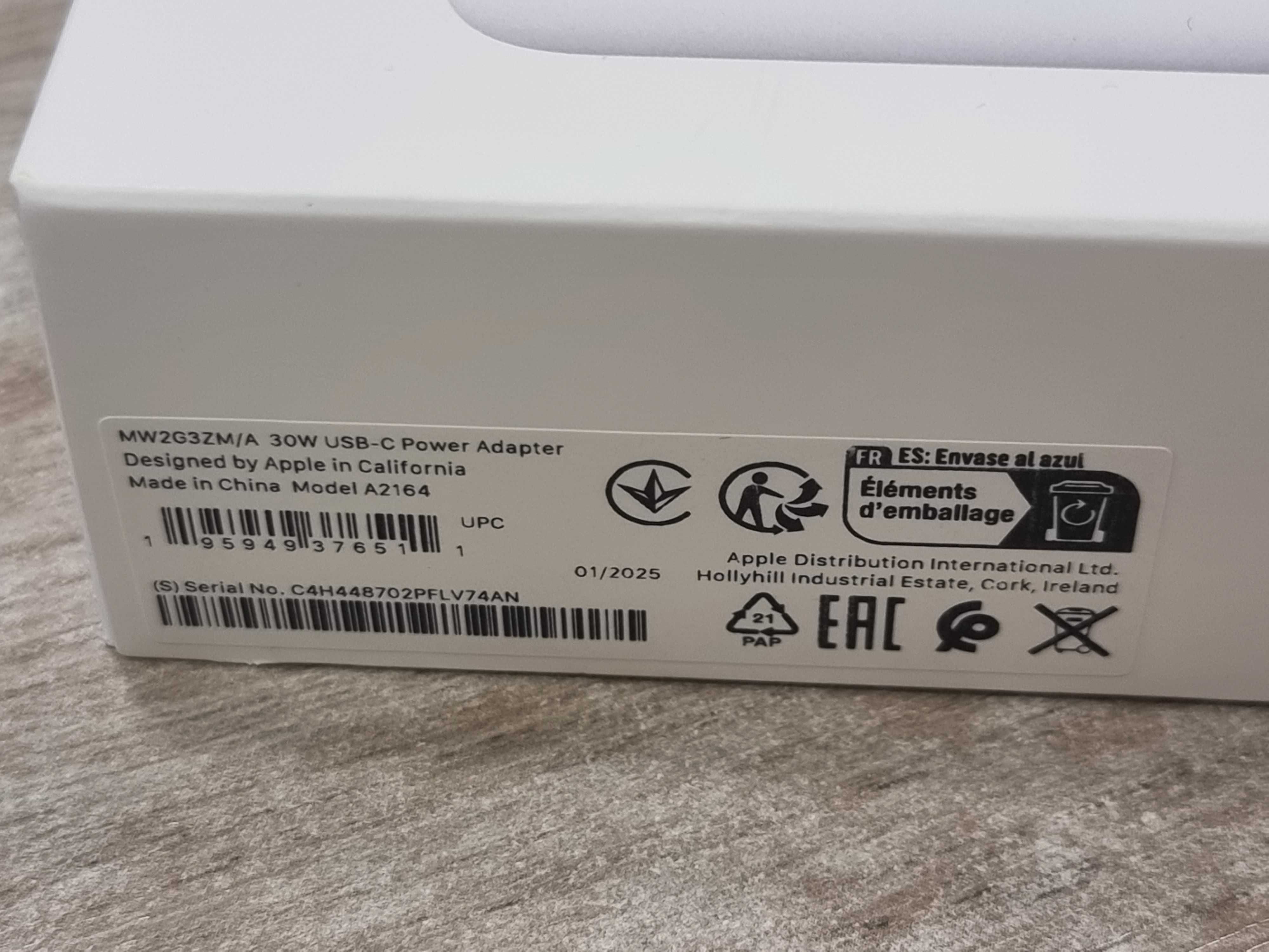 Apple Зарядно Apple USB-C -НОВО